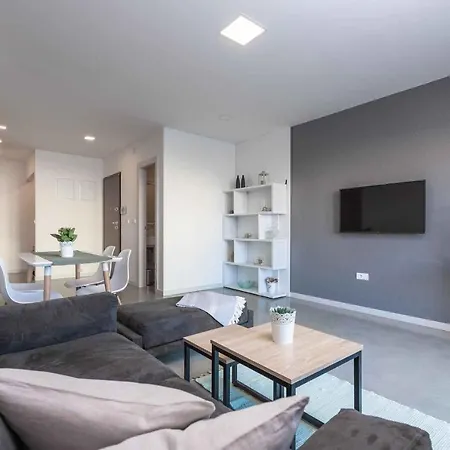 Apartment In Pula/istrien 39650 Pula