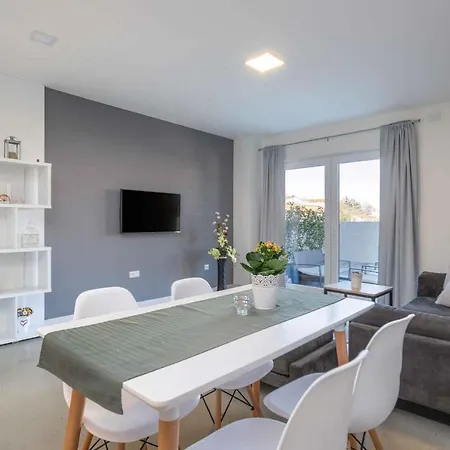 In Pula/istrien 39650 Apartment *